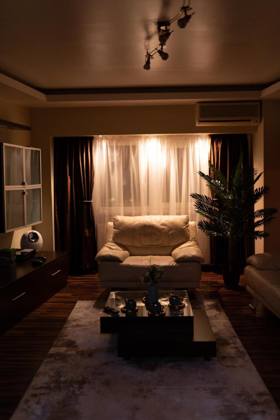4 Rooms Unirii 47 Бухарест Екстер'єр фото