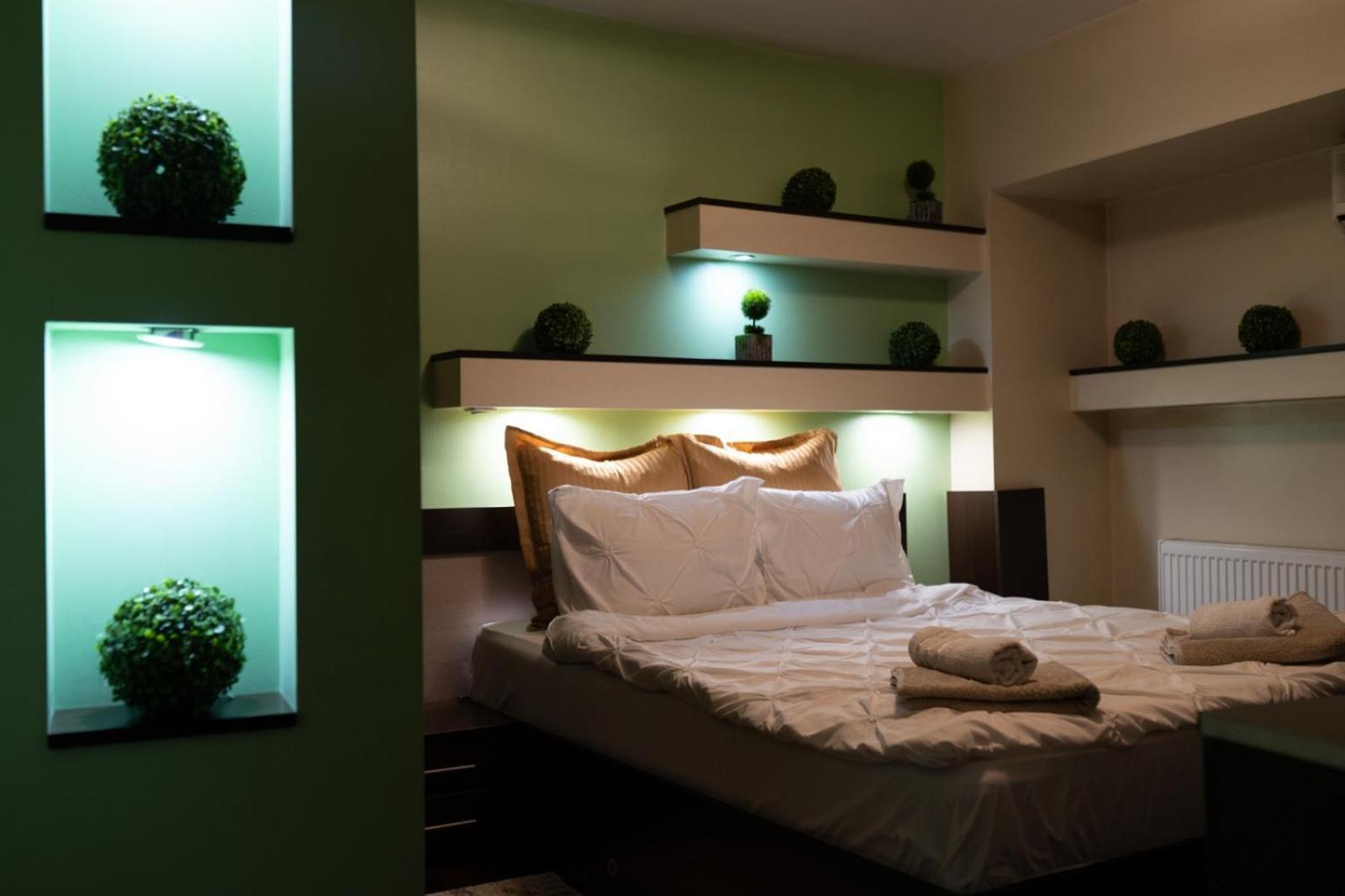 4 Rooms Unirii 47 Бухарест Екстер'єр фото