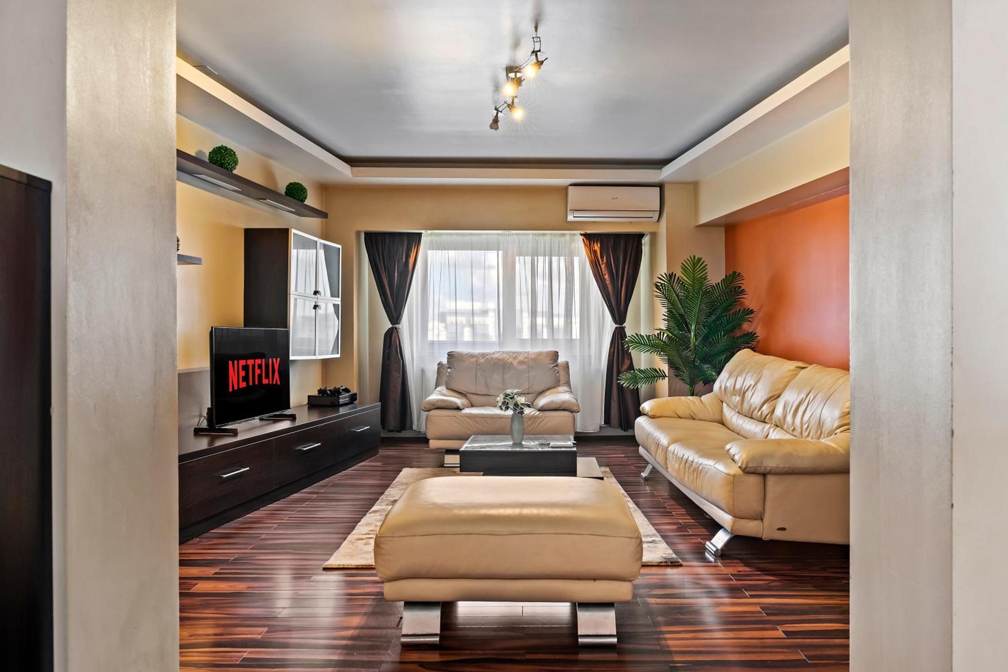 4 Rooms Unirii 47 Бухарест Екстер'єр фото