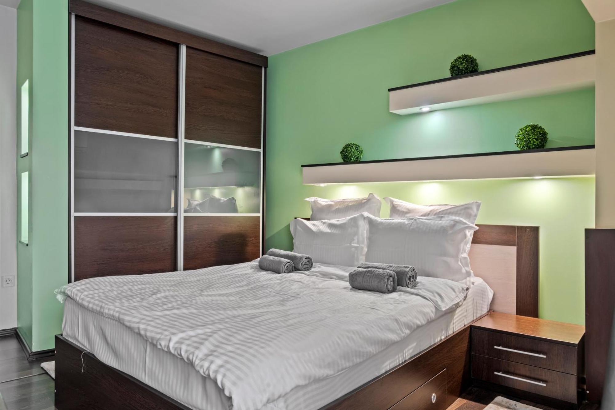 4 Rooms Unirii 47 Бухарест Екстер'єр фото