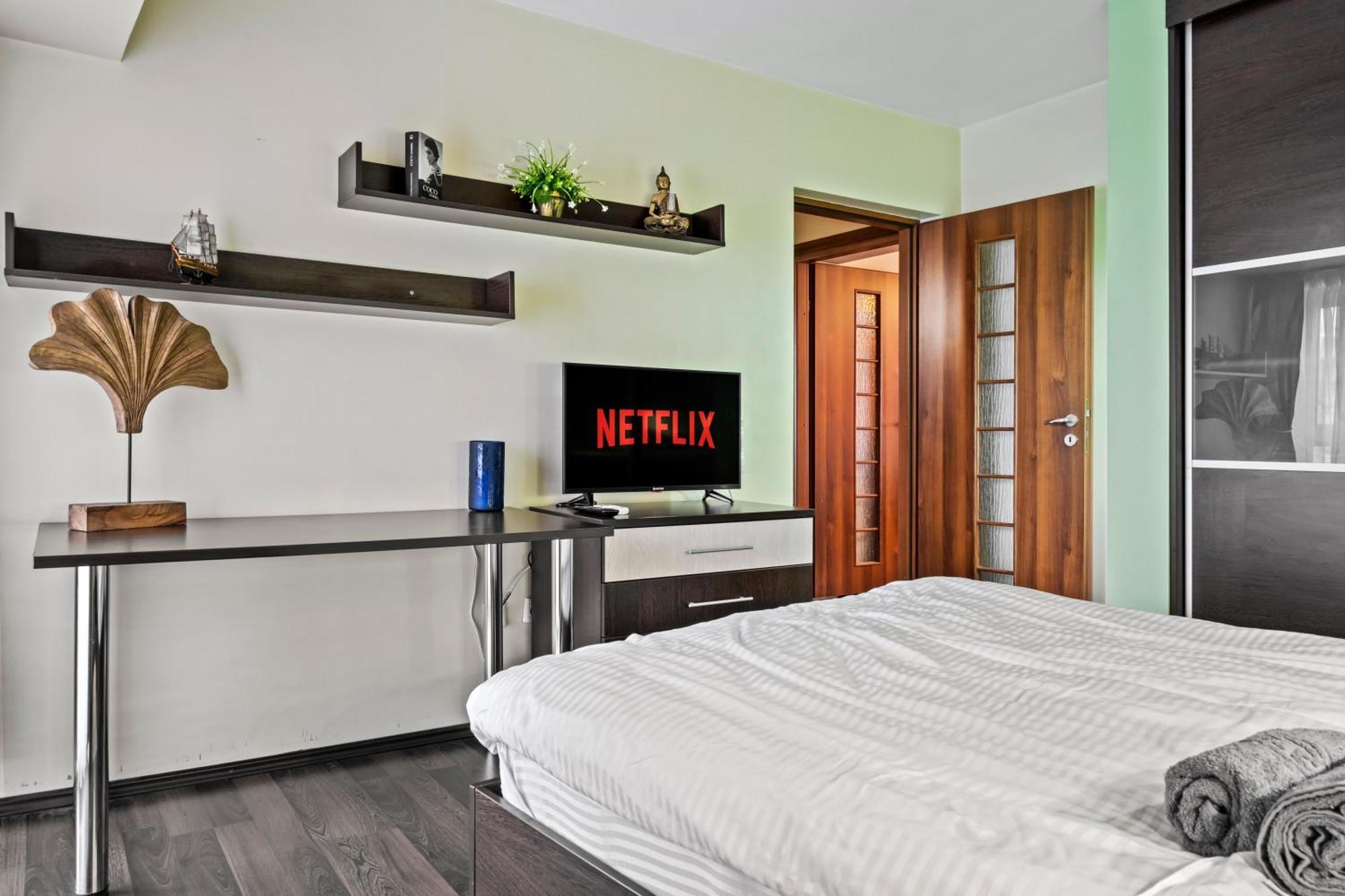 4 Rooms Unirii 47 Бухарест Екстер'єр фото