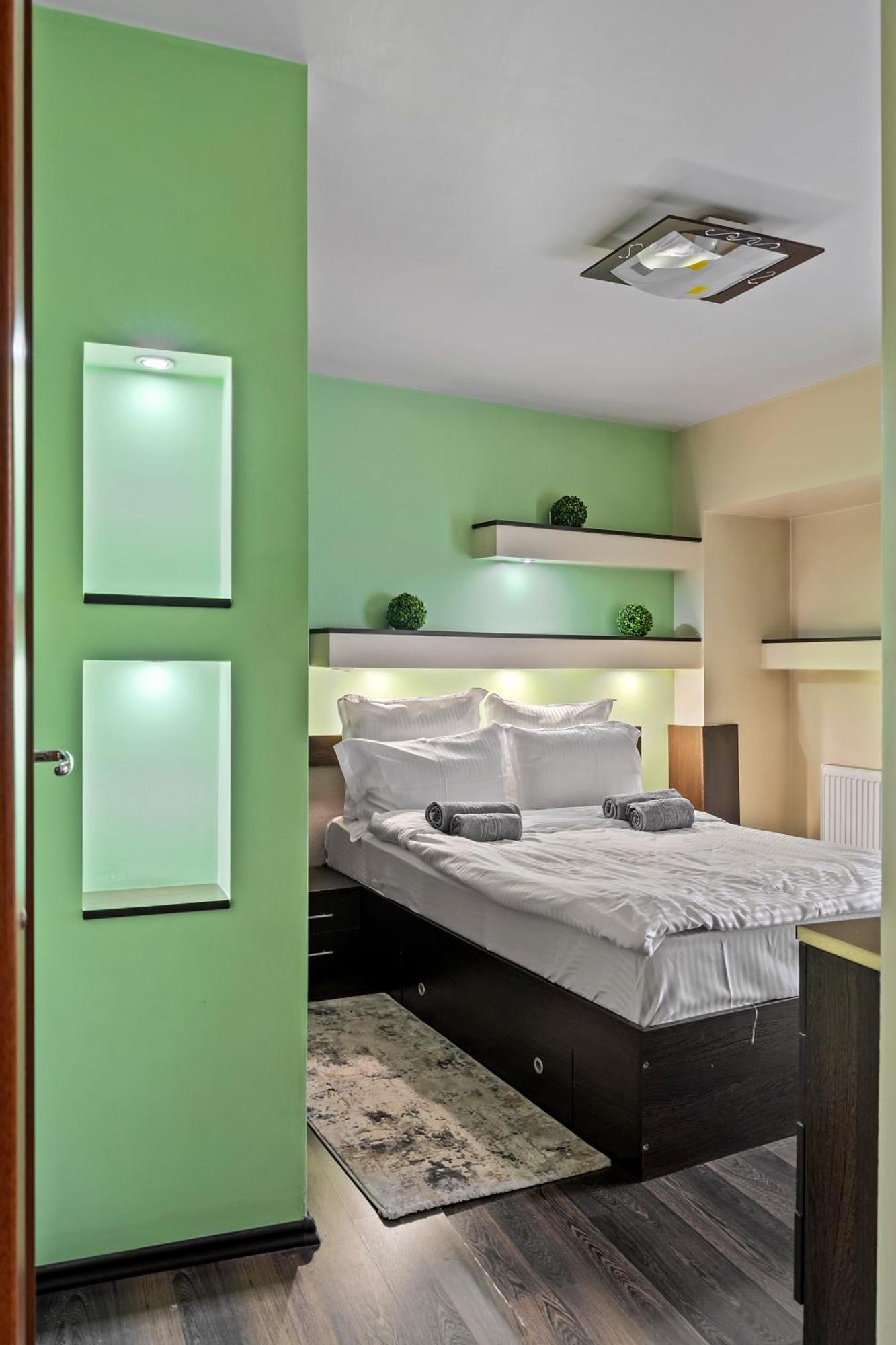 4 Rooms Unirii 47 Бухарест Екстер'єр фото