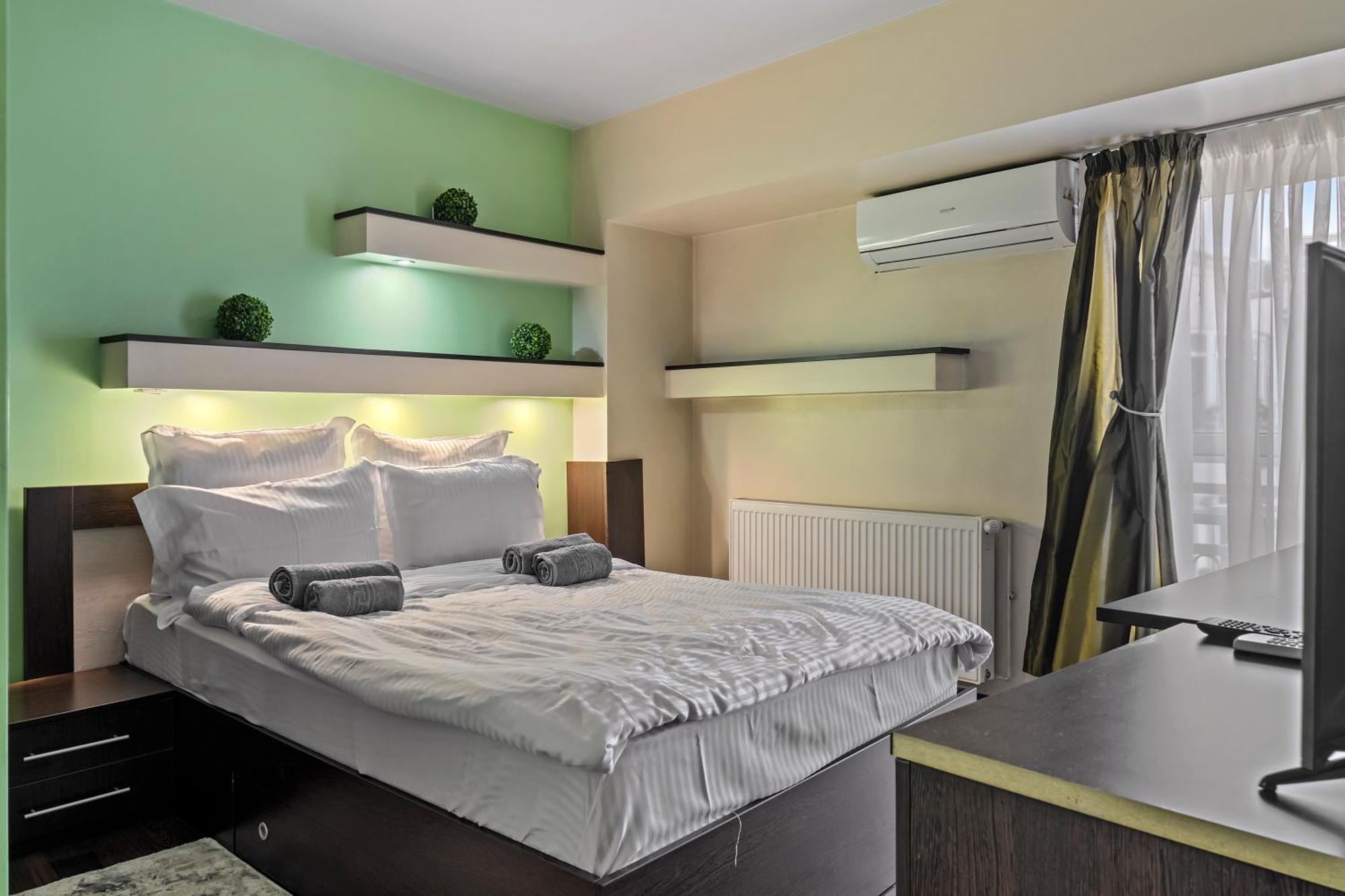 4 Rooms Unirii 47 Бухарест Екстер'єр фото