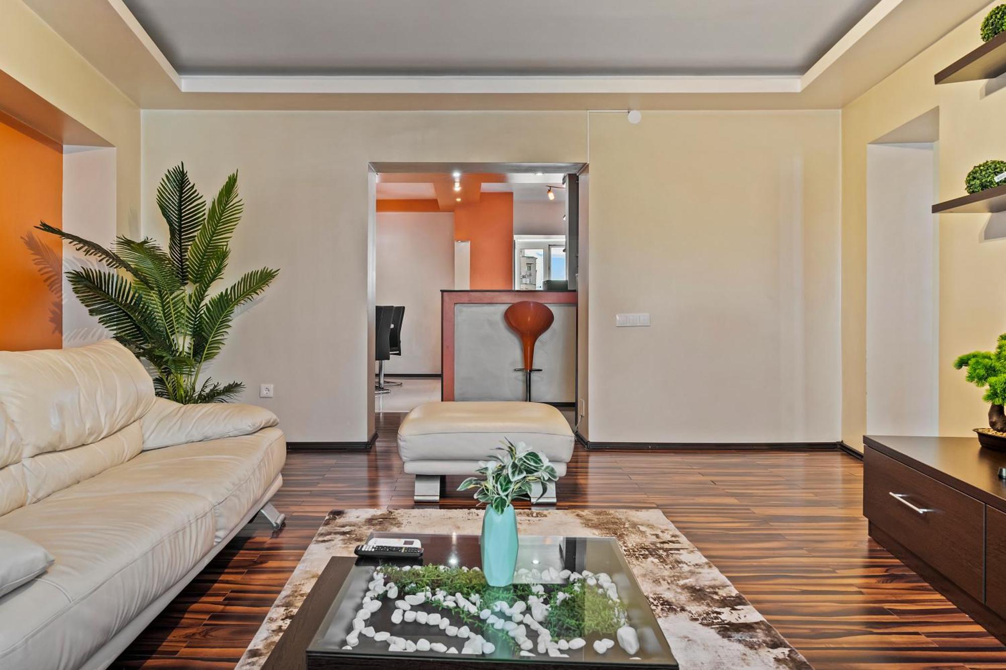 4 Rooms Unirii 47 Бухарест Екстер'єр фото